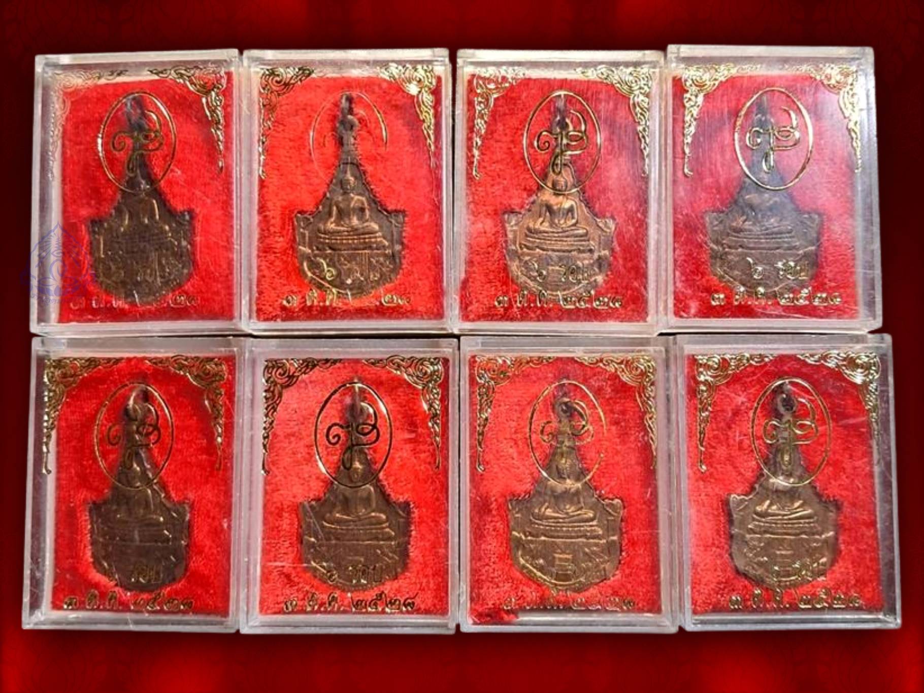 เหรียญพระพุทธญาณนเรศวร์ ด้านหลัง ภปร. สก. วัดญาณสังวราราม ปี 2527 รุ่นแรก เนื้อทองแดง กล่องเดิม ครบถ้วน...จำนวน 8 เหรียญ