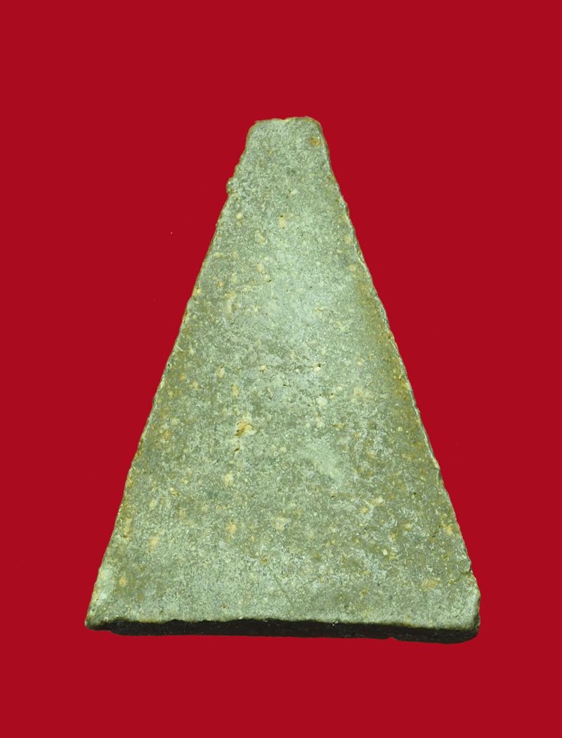 *30944 พระนางสามเหลี่ยมเนื้อผงน้ำมัน หลวงพ่อกวย วัดโฆษิตราราม ปี 2513 -2516 ชัยนาท(มีในหนังสือหลวงพ่อกวย) 27