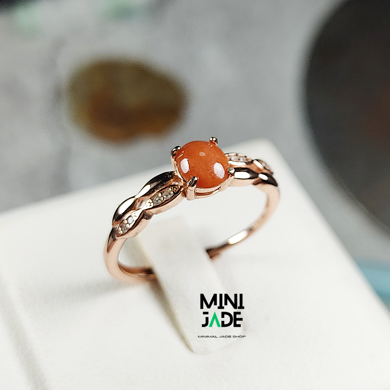 แหวนหยกน้ำผึ้ง HONEY JADE สีส้มเข็มเนื้อกึ่งใส