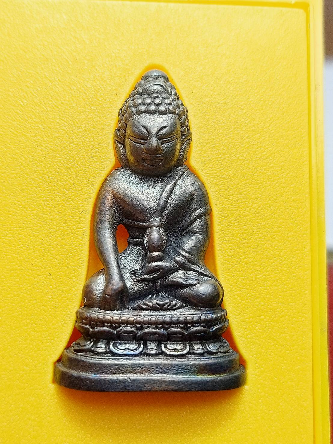 พระกริ่ง 72 พรรษา รัชกาลที่ 9 พระพุทธนวมมหาราชายุจฉับปริวัตนมงคล พร้อมกล่อง (SKU-12411)