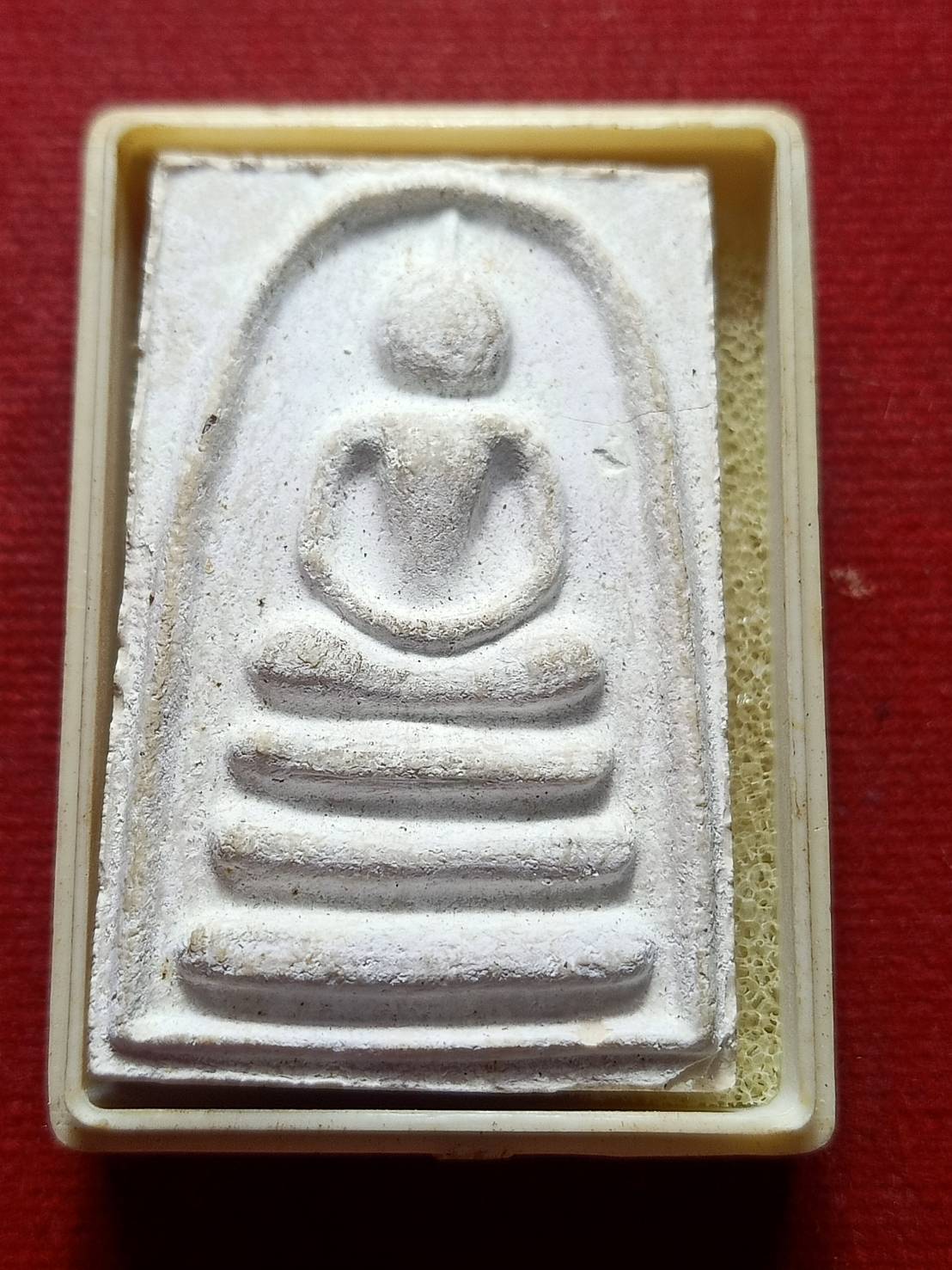 พระผงสมเด็จ หลวงพ่อแพ วัดพิกุลทอง จ.สิงห์บุรี พร้อมกล่อง (SKU-09551)