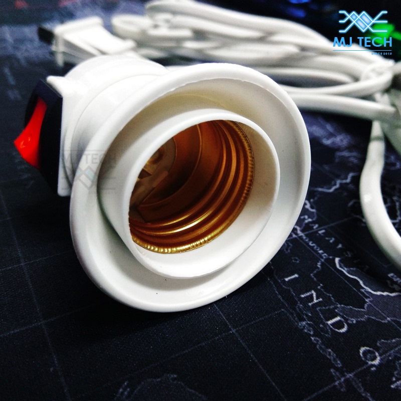 ขั้วหลอดไฟ เกลียว E27 มีสวิตซ์ เปิด-ปิด พร้อมหัวปลั๊ก และ สายไฟ ความยาว 4 เมตร