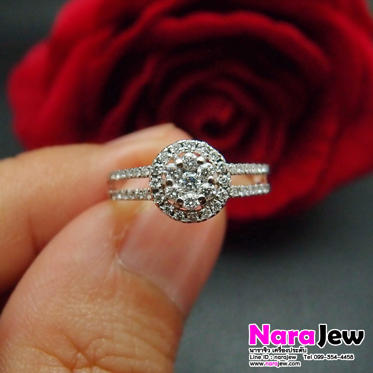แหวนเพชร ดีไซน์ฝังกระจุก หน้ากว้าง 8 มิล ประดับเพชรแท้ 0.34 ct