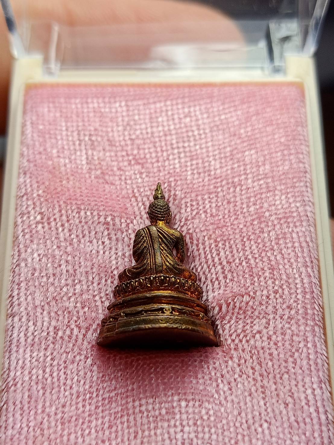 พระชัยวัฒน์พระพุทธอังคีรส วัดราชบพิธสถิตมหาสีมาราม กทม. ปี 2555 พร้อมกล่อง (SKU-08520)