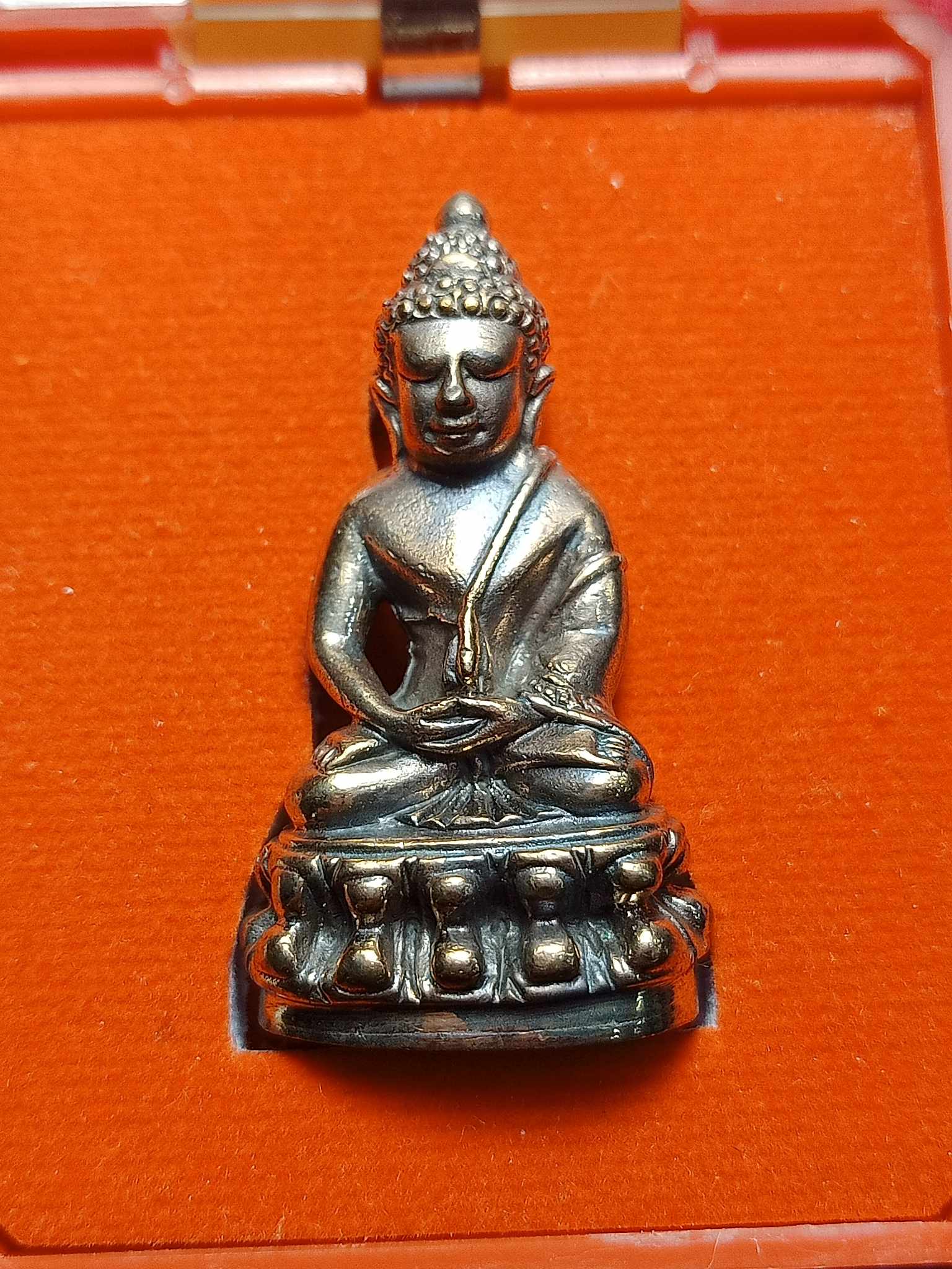 พระกริ่งฉลองอายุวัฒนมงคล 90 ปี พระเทพสารเวที (บุญยนต์ ปุญฺญาคโม) วัดบวร กทม. ปี 2557 พร้อมกล่อง (SKU-03002)