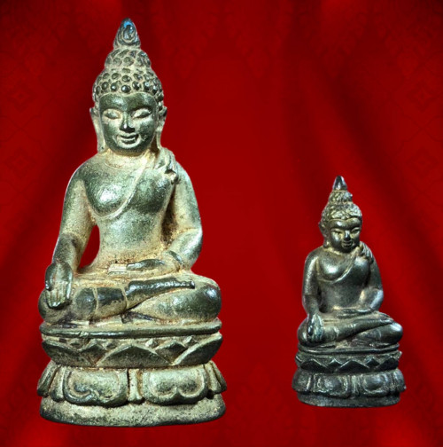 พระกริ่งไพรีพินาศ เนื้อสัมฤทธิ์ วัดบวรฯ ปี พ.ศ. 2544 พร้อมกล่องกัมมะหยี่ เดิม ๆ จากวัด รุ่นนี้ พิธีดีเยี่ยม สมเด็จพระสังฆราช เสด็จจุดเทียนชัยด้วยพระองค์เอง No.2215