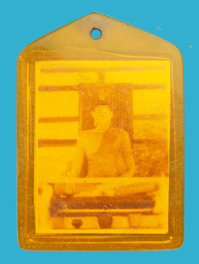 *35521 รูปถ่ายหลังพระพุทธ ไม่ทราบอาจารย์ เลี่ยมพลาสติกเก่า 4