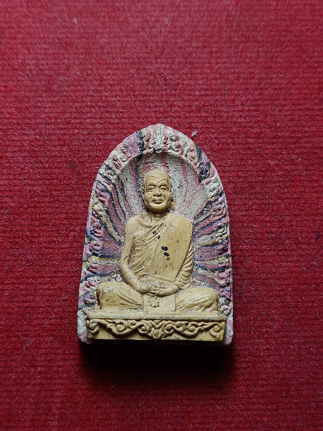 พระผงสายรุ้ง หลวงพ่ออุตตมะ วัดวังก์วิเวการาม กาญจนบุรี ปี 2520 (SKU-08312)
