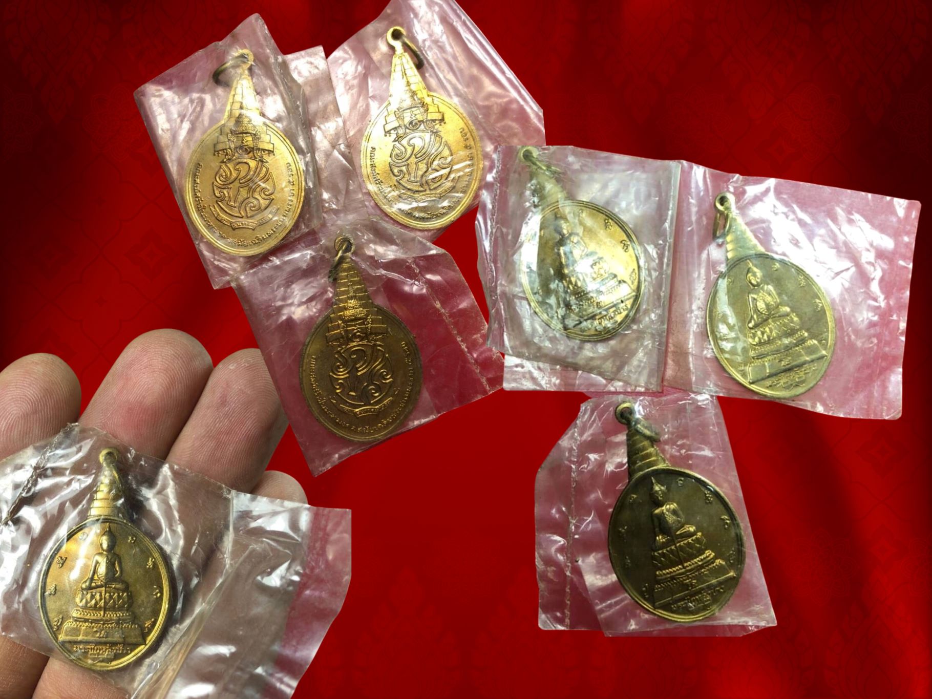 เหรียญพระชัยหลังช้าง ด้านหลัง ภปร. ปี 2530 เนื้อทองเหลืองกาไหล่ทอง ซองเดิม ซีนเดิม พร้อมกัน3 เหรียญ