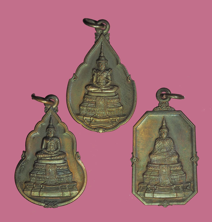 ขายแล้ว*31903 พระแก้วมรกต สามฤดู ธนาคารกรุงไทยจัดสร้าง(หลวงปู่ดู่ วัดสะแกร่วมปลุกเสก) ขายแล้ว 50