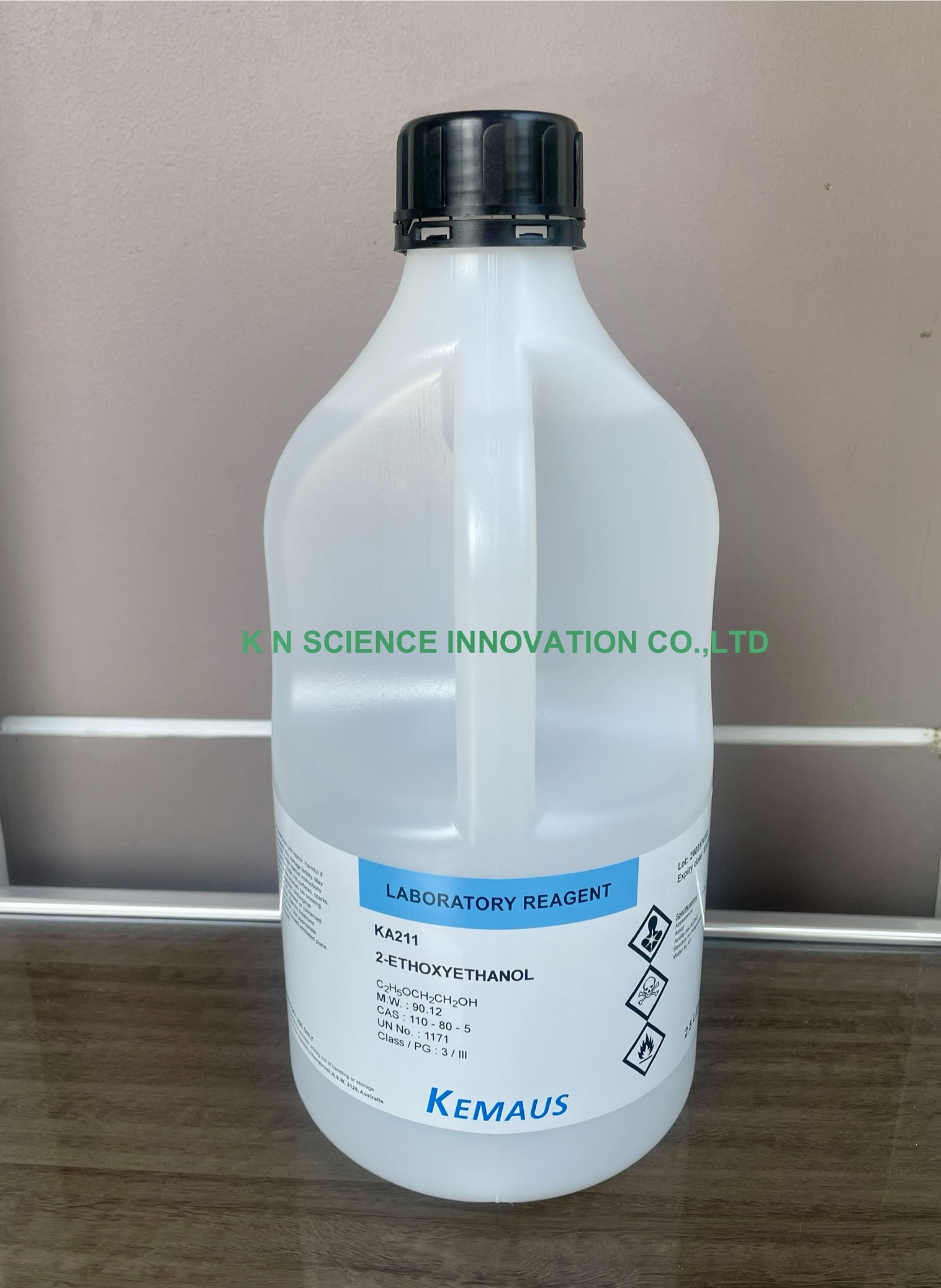 ETHYLENE GLYCOL MONOETHYL ETHER( 2 - Ethoxyethanol ) (ขวดพลาสติกมีหูจับ) Lab KemAus 2.5 LT KA211