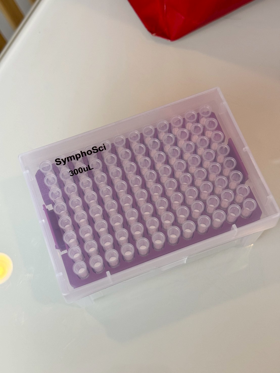 Pipette tip size 300 uL