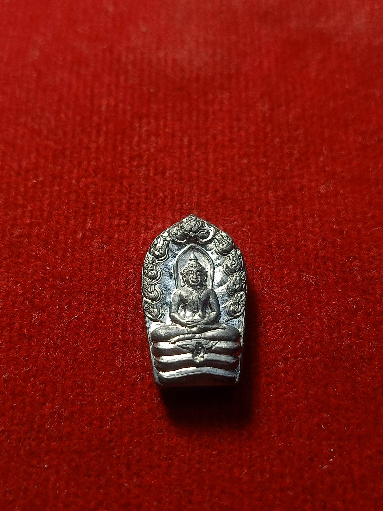 พระปรกใบมะขาม รุ่นสรงน้ำ หลวงปู่โส วัดป่าคำแคนเหนือ จ.ขอนแก่น 2544 (SKU-02356)