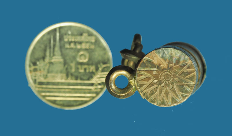 *30801 ตะกรุดไม้รวก เลี่ยมเงิน 3 ห่วง ไม่ทราบที่ 12