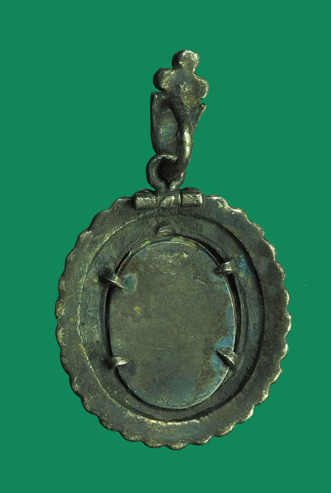 *32389 *เนื้อเงิน ล็อกเก็ต.ร.5. เงินแท้เก่า มีเม็ดเงินแมกกาไซด์* .ซื้อหรือสั่งทำใหม่ต้องมี 1,000 ขึ้น 5