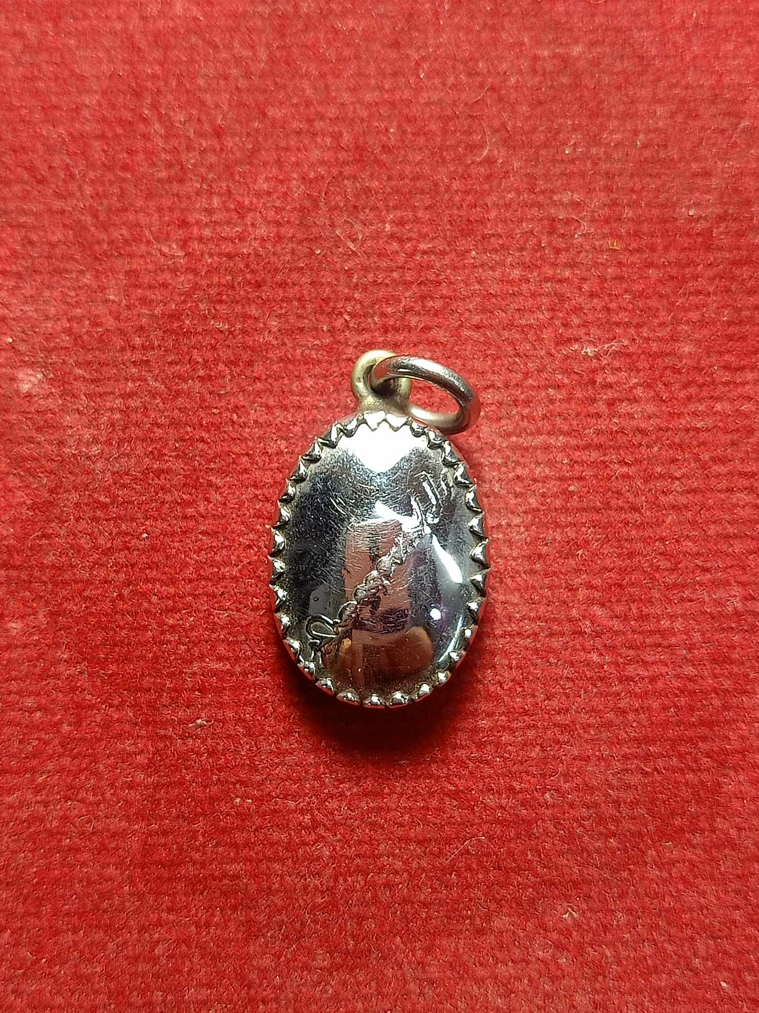 ล็อกเก็ตในหลวง ร.9 หลังลายเซ็นต์ (SKU-03263)