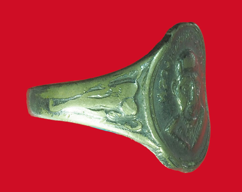 *33591 แหวนหลวงปู่ทวด วัดช้างไห้ เนื้ออัลปาก้า ชุบนิเกิล ไม่ทรา่บปี 11