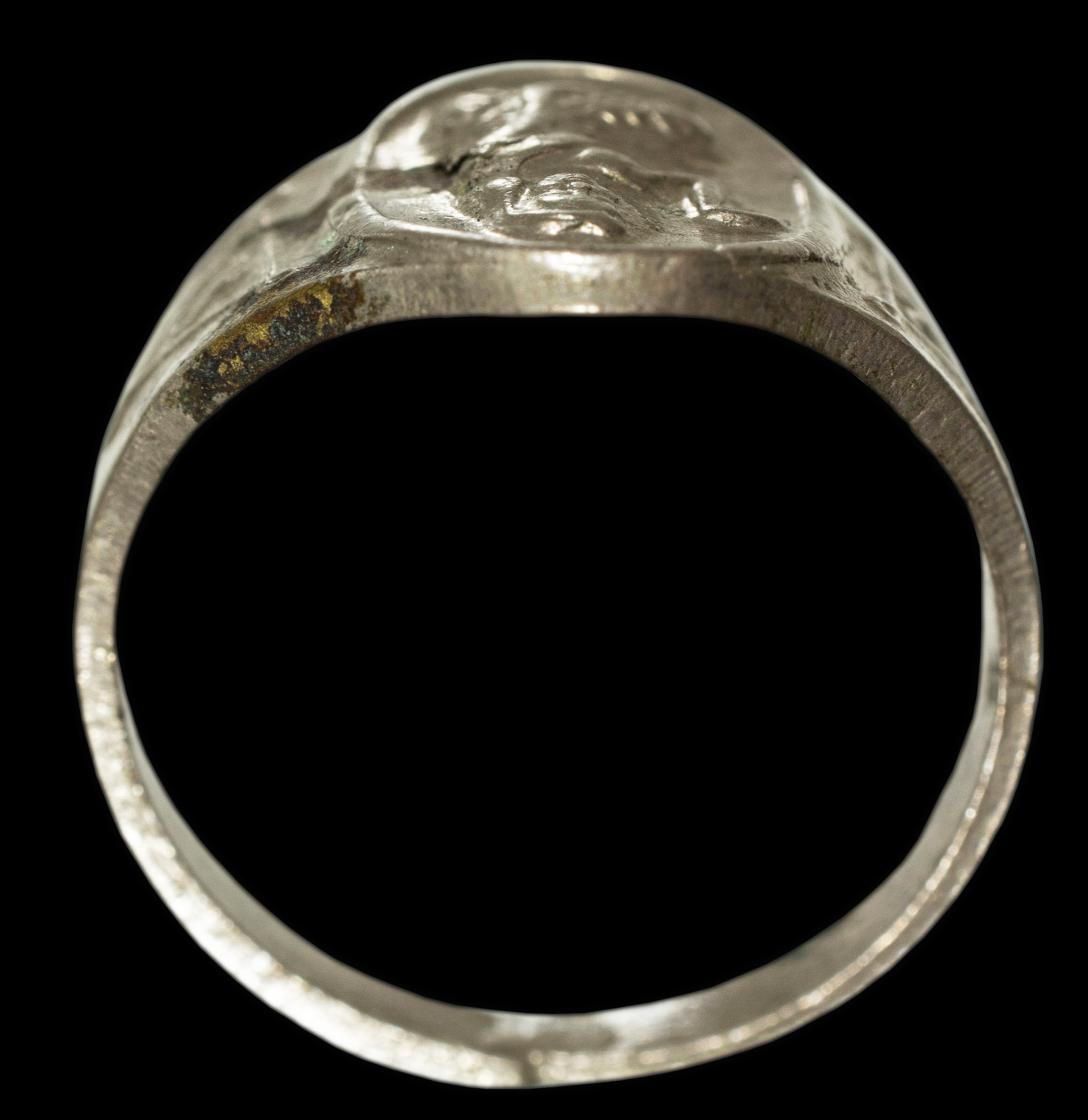 แหวนนางกวักหลวงพ่อกวย วัดโฆสิตาราม รุ่นผูกพัทธสีมา เนื้อทองเหลืองชุบนิเกิ้ล ปี 2521