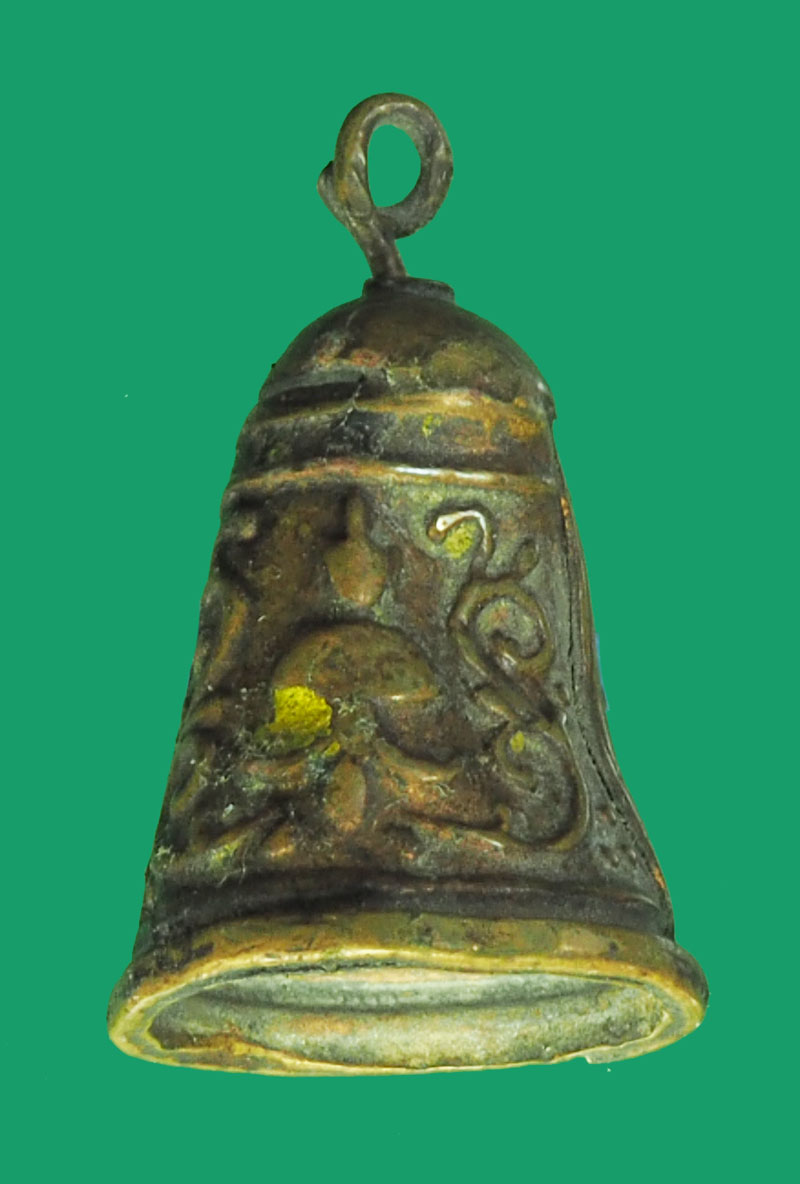 *33493 กระดิ่งด้านข้างลายเทพพนม เนื้อทองเหลือง เก่า 17