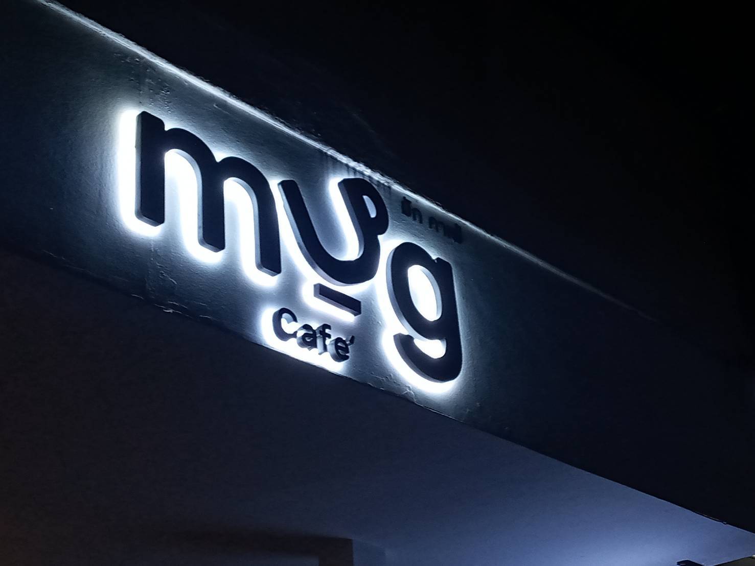 ป้ายอักษรไฟออกหลัง อักษรซิงค์ทำสีไฟออกหลัง