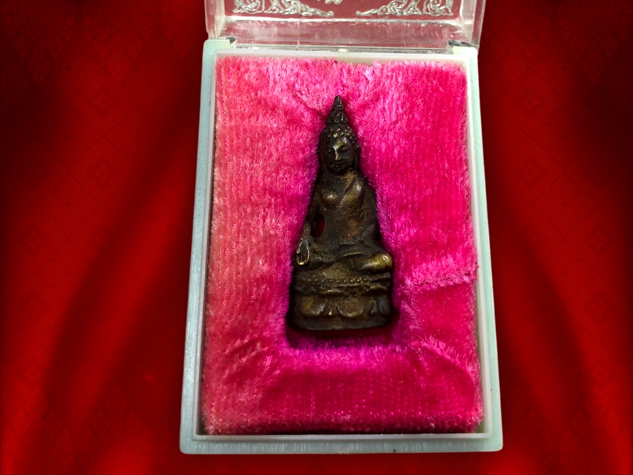 พระกริ่งไพรีพินาศ ปี2530 เนื้อทองผสม ที่ระลึกครบรอบ30ปี ธนาคารทหารไทย กล่องครบถ้วน พระกริ่งไพรีพินาศรุ่นนี้ ถอดแบบจากพระกริ่งไพรีพินาศของวัดบวรนิเวศวิหาร มีชนวนเก่าของปี 2495 และชนวนเก่าที่สำคัญอีกมากมาย สมเด็จพระญาณสังวร สมเด็จพระสังฆราช วัดบวรนิเวศ ทรงอ