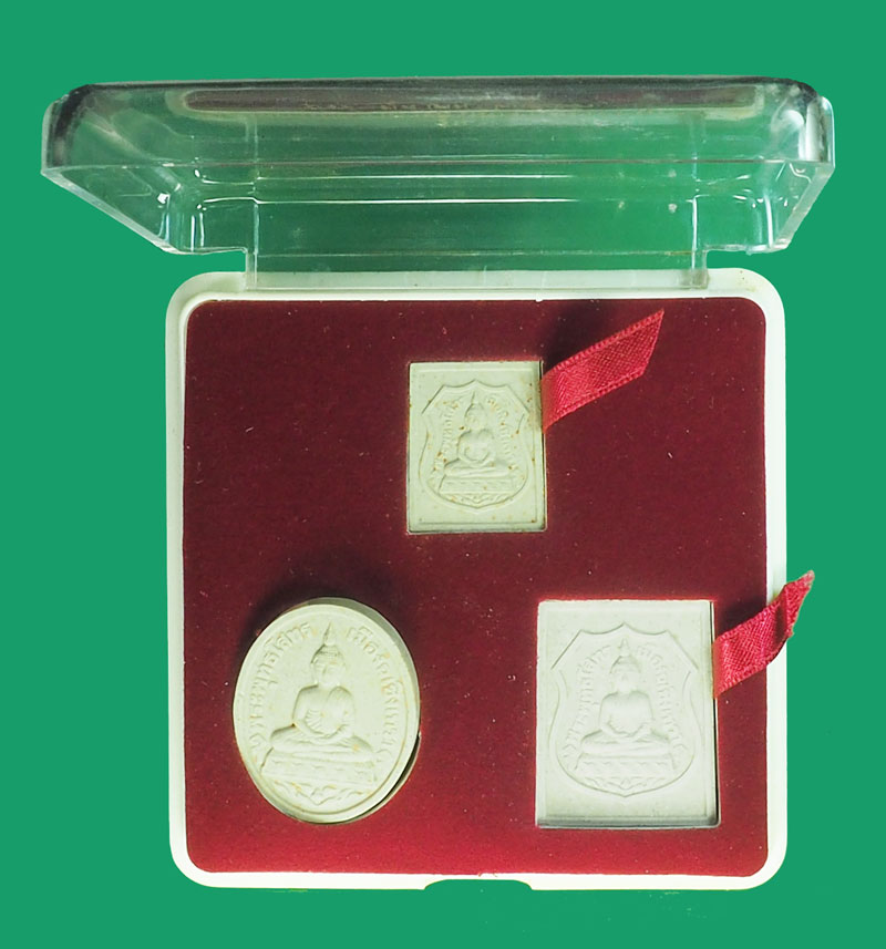 *33650 พระผงพุทธโสธร รุ่นประวัติศาสตร์เปิดอาคารสำนักงานตำรวจแห่งชาติ ปี 2543 พร้อมกล่องเดิม 9