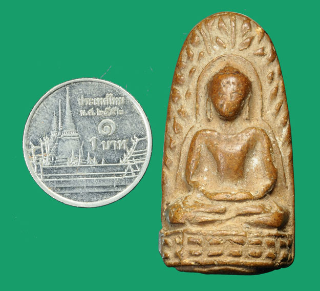 *35360 พิมพ์พระลำพูน หลวงพ่อครื้น วัดสังโฆ สุพรรณบุรี เนื้อดินผสมผง เก่า 84