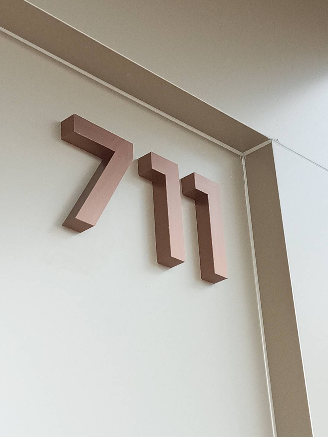 ป้ายอักษรสแตนเลสหน้าทองแฮร์ไลน์ยกขอบ ป้ายบริษัท ป้ายอาคาร ป้ายบ้านเลขที่