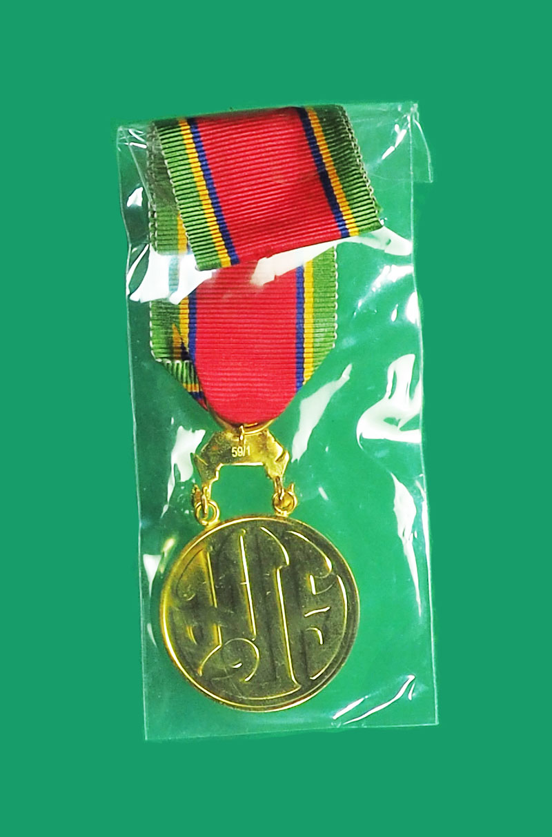 ขายแล้ว*32803 เหรียญข้างเผือก มปร กระหลั่ยทอง พร้อมแพรแถบและเกล่องเดิม (ซื้อใหม่ๆราคาเป็นพัน) 10