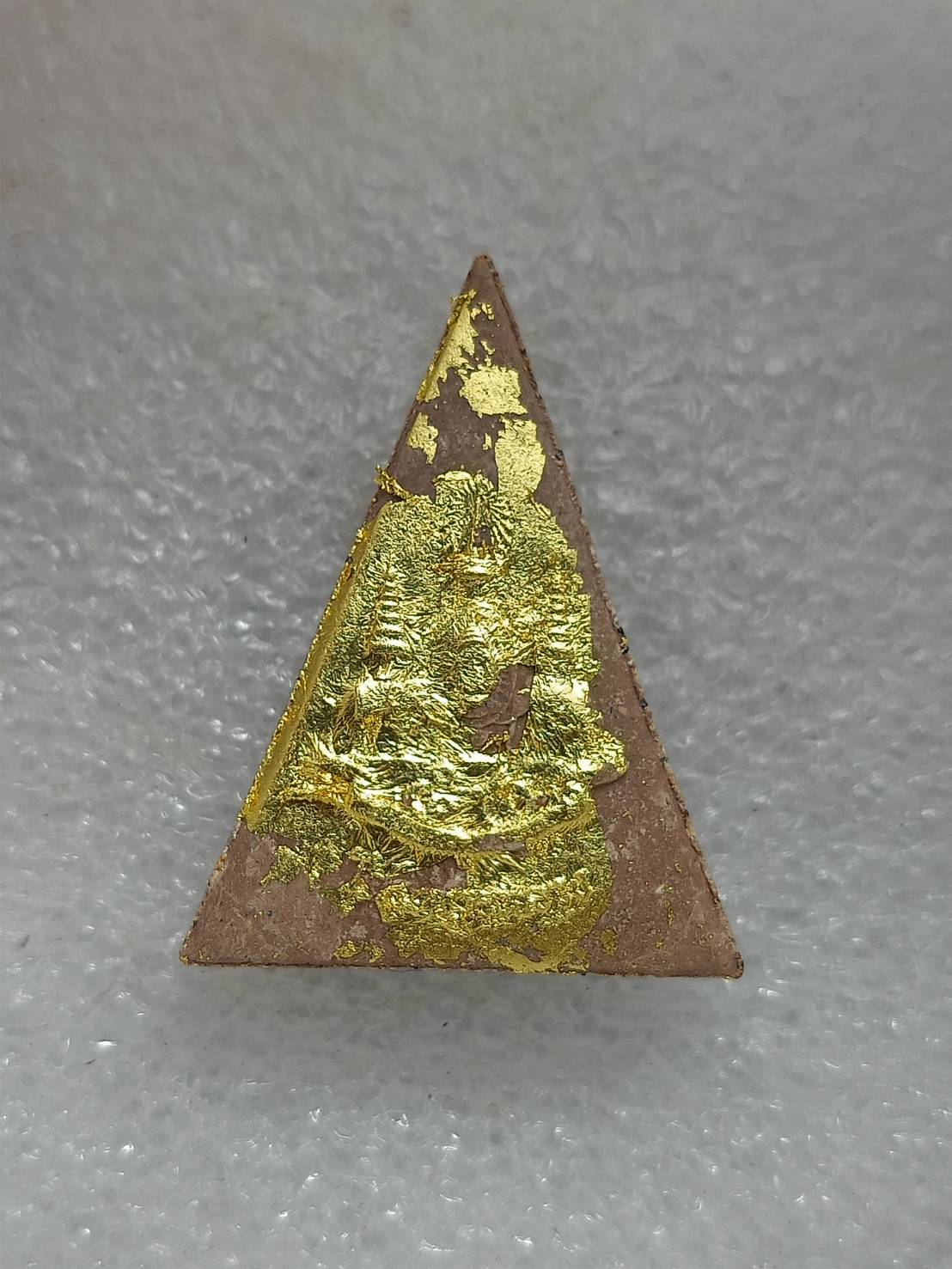 พระสมเด็จจิตรลดาโครงการหลวง จัดสร้างเนื่องในพระราชวโรกาสฉลองสิริราชย์สมบัติครบ 50 ปี พร้อมกล่อง (SKU-11567)