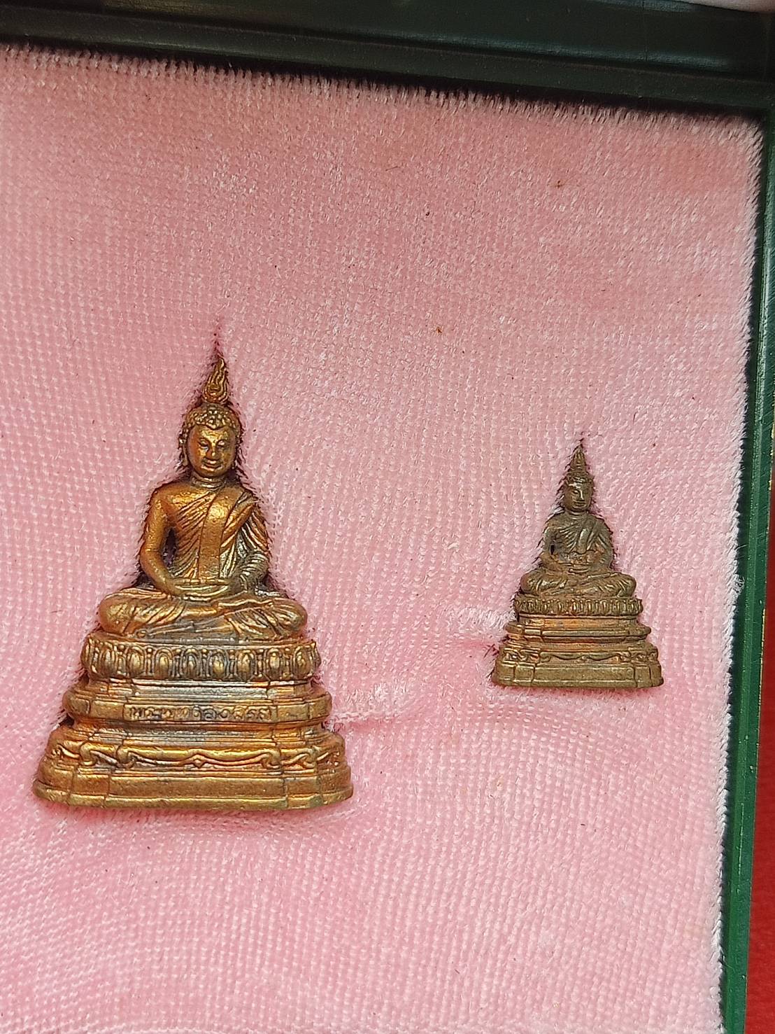 พระกริ่ง+ชัยวัฒน์พระพุทธอังคีรส ชุดกล่องกรรมการ วัดราชบพิธสถิตมหาสีมาราม กทม. ปี 2555 พร้อมกล่อง (SKU-09782)