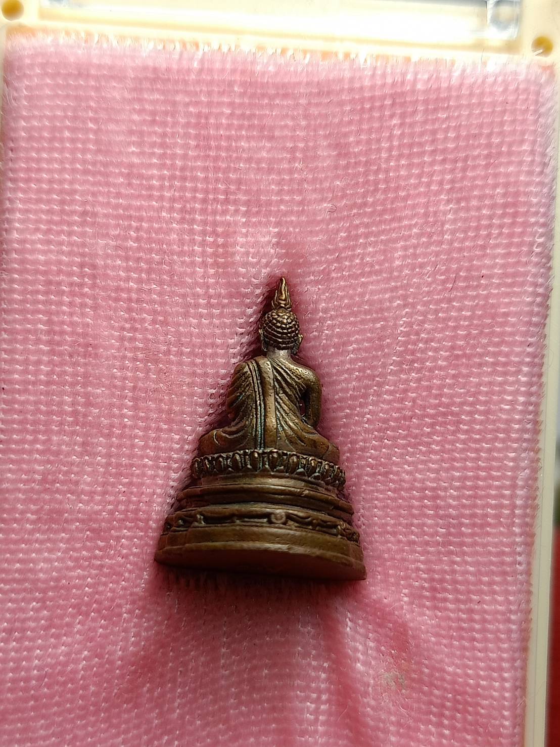 พระชัยวัฒน์พระพุทธอังคีรส วัดราชบพิธสถิตมหาสีมาราม กทม. ปี 2555 พร้อมกล่อง (SKU-08282)