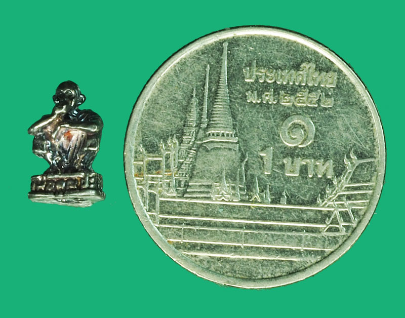 *37874 รูปหล่อจิ๋ว หลวงพ่อคูณ ว้ดบ้านไร่ นครราชสีมา เนื้อเงิน พร้อมกล่องเดิม 38