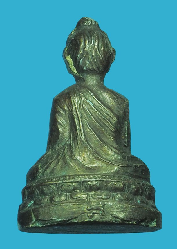 *39552 พระกริ่ง(ลึกลับ)หน้าอินเดีย หลังตัวหนังสือ ส ไม่ทราบที่ (พระบางอย่างไม่มีการบันทึกข้อมูลทำให้ประวัติการสร้างไม่แแน่ชัดส่วนตัวสันนิฐานว่าเป็นพระของหลวงพ่อเส็ง วัดประจันตคามฯ)กริ่งหน้าอินเดียซึ่งนิยมสร้างมีสร้าง