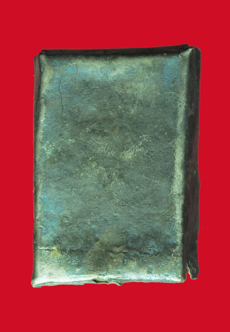 *32621 พระพุทธ เนื้อผงผสมว่าน เลี่ยมเงินเก่า สภาพหักยังไม่ได้ซ่อม ไม่ทราบที่ 3