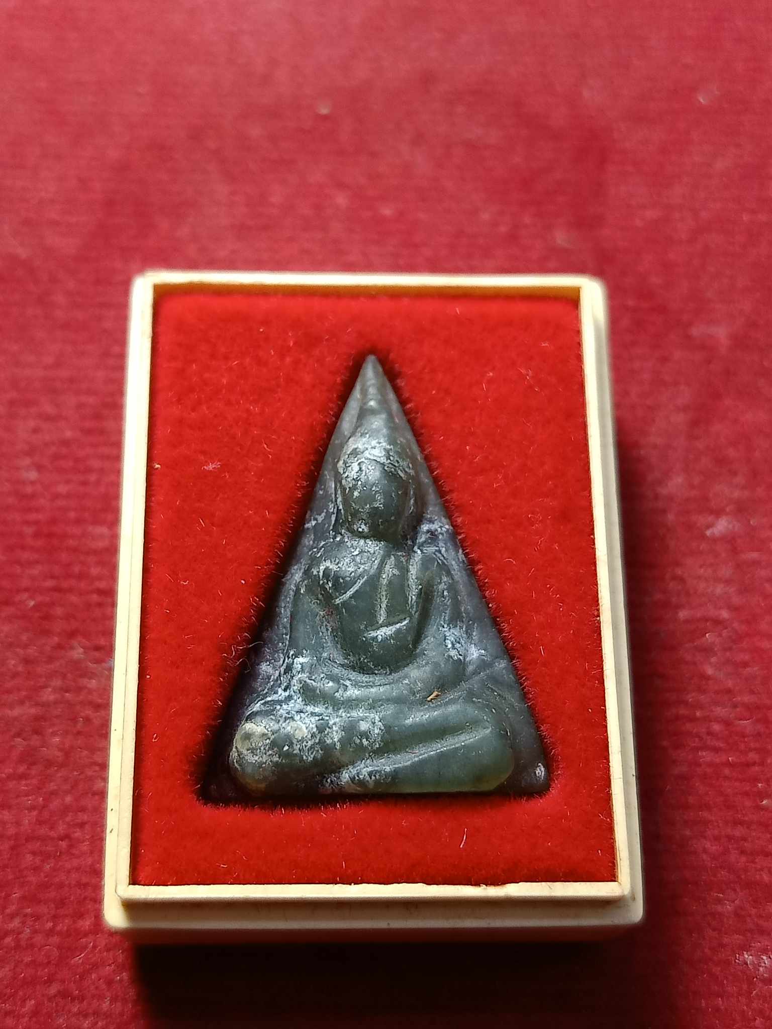 พระหยกพิมพ์พระนางพญา ปี36 หลวงพ่อวิริยังค์ วัดธรรมมงคล จ.กรุงเทพ พร้อมกล่อง (SKU-03057)