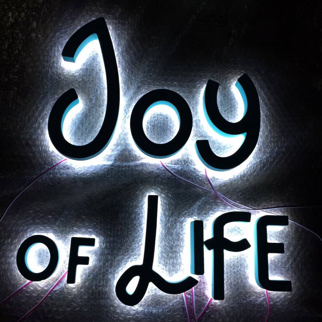 ป้ายอักษรไฟออกหลัง อักษรซิงค์ทำสีไฟออกหลัง