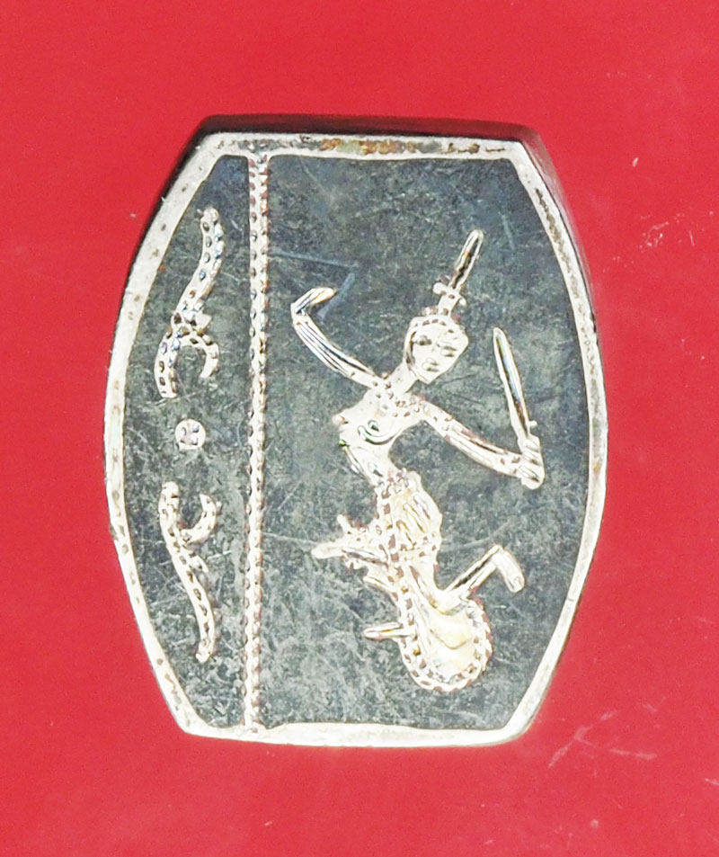 *29550 เทวดาประทานพรและนางรำเนื้อเงินลงถม เก่า 16