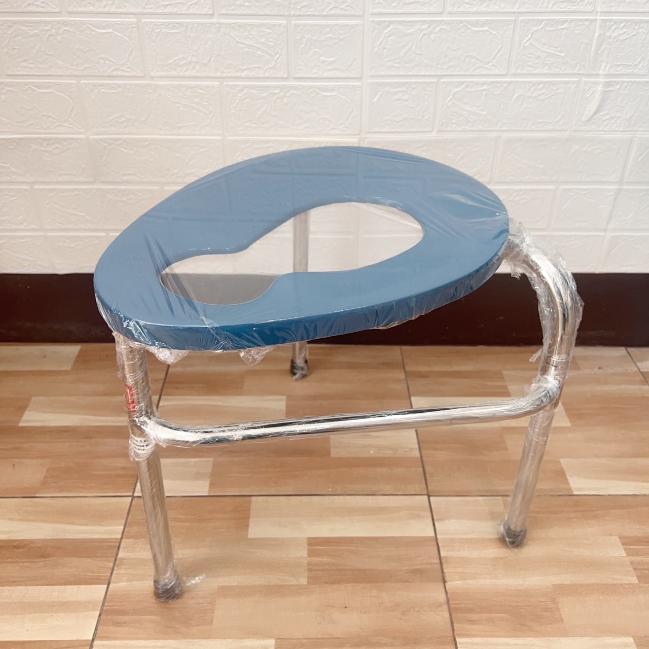 เก้าอี้นั่งถ่ายสามขา พับได้