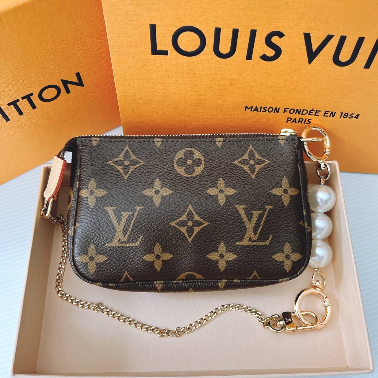Louis Vuitton Pochette Mini