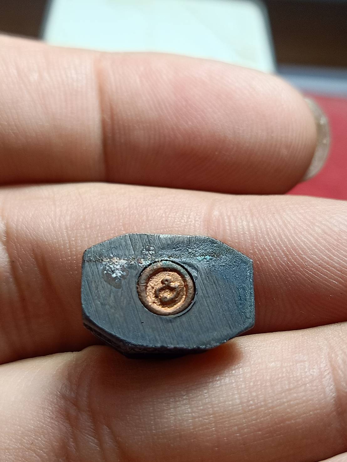 พระกริ่งรุ่งอรุณ เนื้อทองแดง พระเจ้าอยู่หัวรัชกาลที่ 2 ครองราชย์ 200 ปี ออกปี 53 วัดอรุณ พร้อมกล่อง พร้อมกล่อง (SKU-10986)