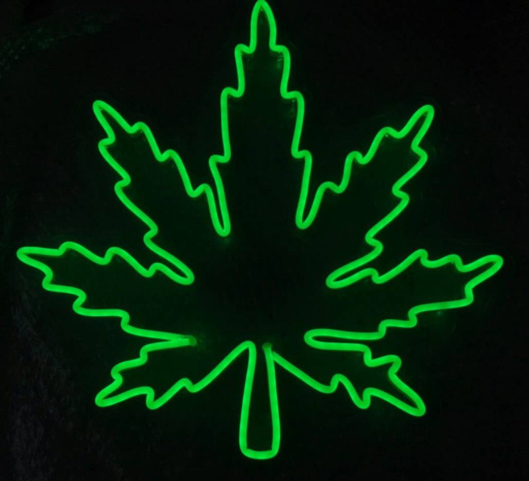 ป้ายไฟนีออนดัดledรูปใบกัญชา