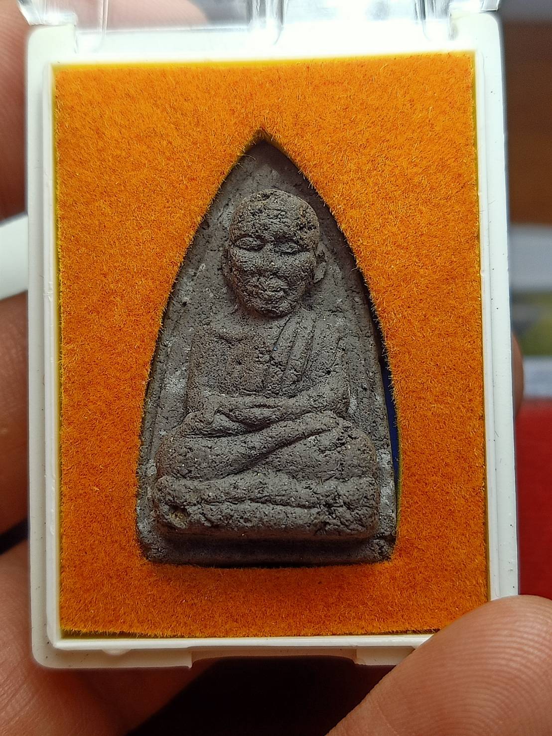 พระผงเนื้อว่านหลวงปู่ทวด วัดนาประดู่ จ.ปัตตานี ปี 2539 พร้อมกล่อง (SKU-07259)