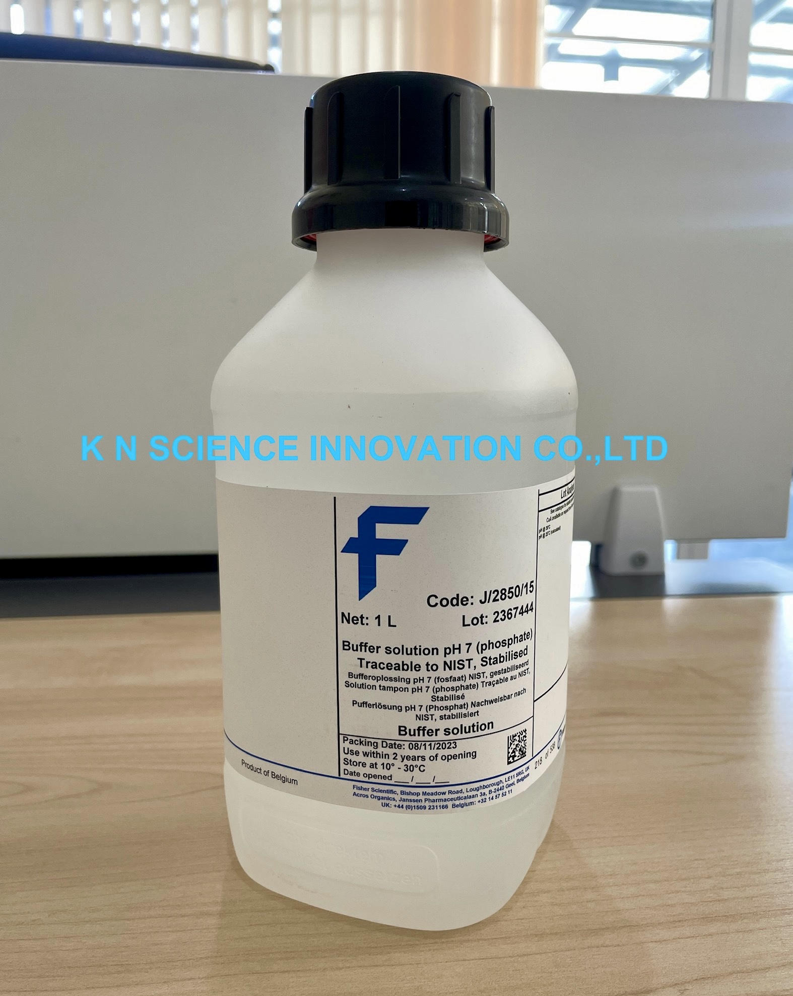 Buffer pH 7, Traceable to NIST and BS:1647 standard,1 L, Fisher Chemical™ J/2850/15