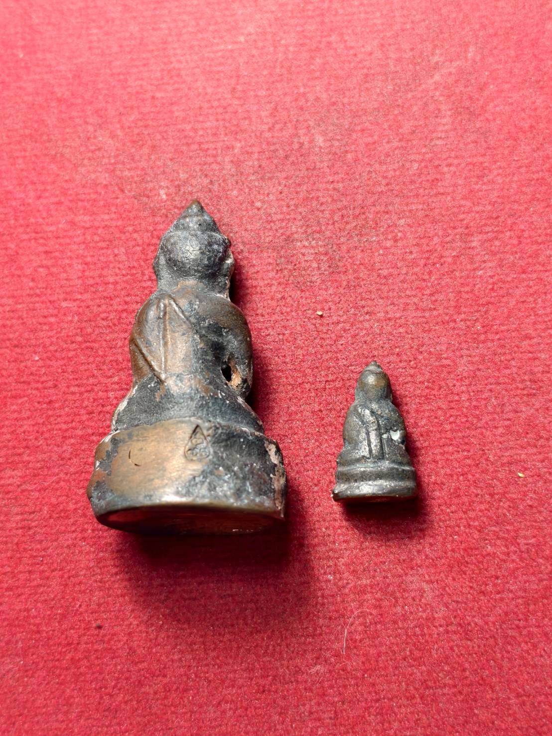 พระกริ่ง-ชัยวัฒน์ เนื้อนวะโลหะ หลวงปู่บำเพ็ญ ปลุกเสก 3 ไตรมาส วัดสุทัศน์ฯ กรุงเทพฯ ปี 2548-50 พร้อมกล่อง (SKU-13463)