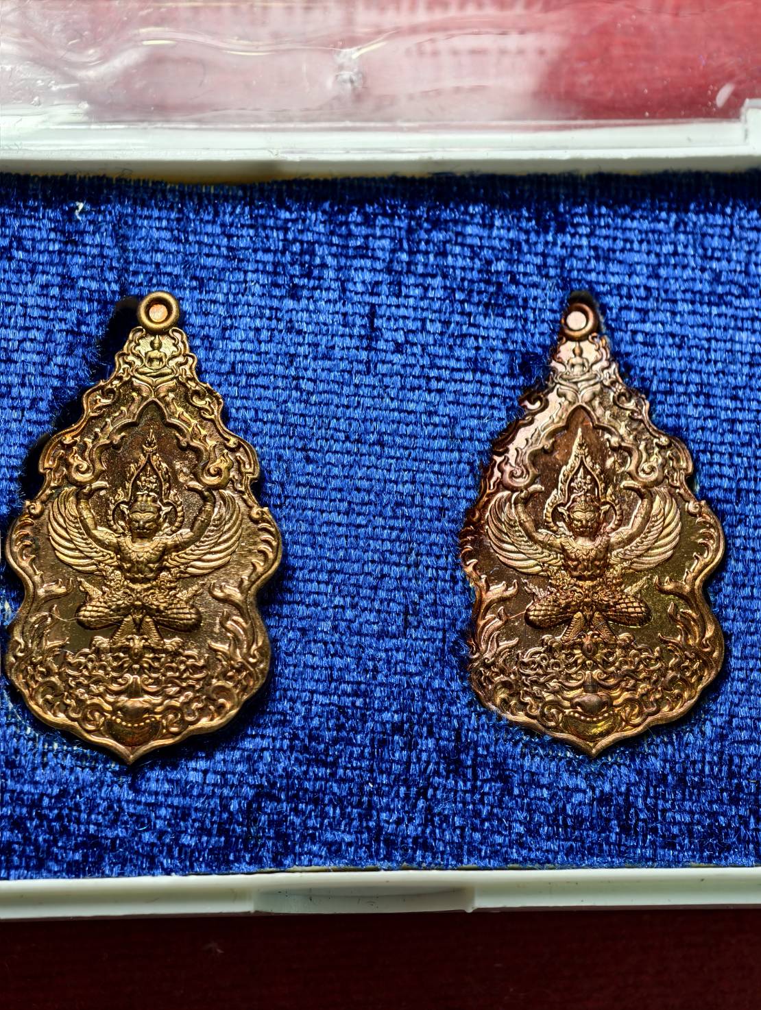 ชุดเหรียญพญาครุฑเอกชัยชนะ มหาโภคทรัพย์อำนาจบารมี โดยศิลปินไร้แขน ปี 2564 พร้อมกล่อง (SKU-13666)