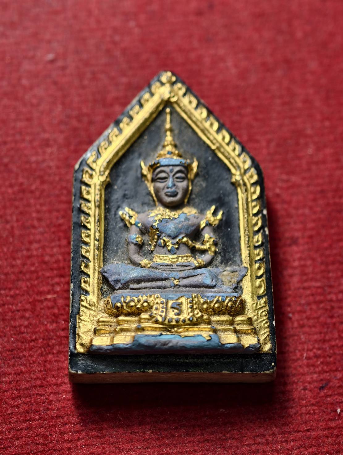 พระแก้วมรกรต ทรงเครื่องฤดูร้อน ลงรักปิดทอง หลังยันต์ดวงประสูติพระพุทธเจ้า หลวงพ่อเริ่ม วัดบางพระ จ.ชลบุรี (SKU-13421)