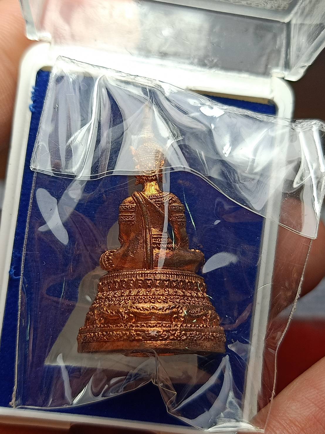 พระกริ่งพระพุทธเมตตาเสนานาถ ภปร. โดยพระบรมราชานุญาต กองทัพบกจัดสร้าง ปี 2556 พร้อมกล่อง (SKU-08530)