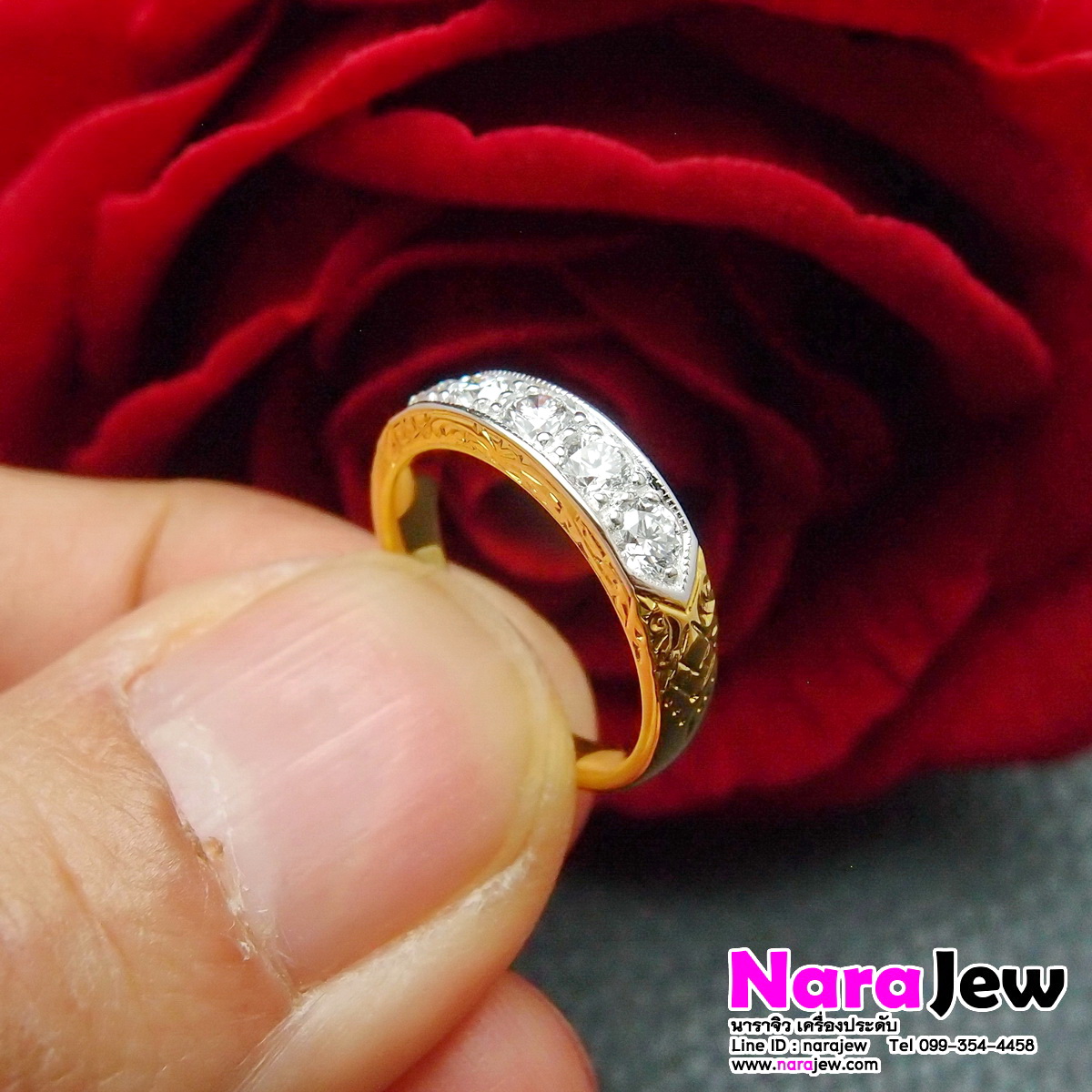 แหวนเพชรแถว เม็ดละ 12 ตัง ประดับเพชรแท้รวม 0.60 กะรัต เพชรน้ำขาว 97 เล่นไฟวิ้งๆ