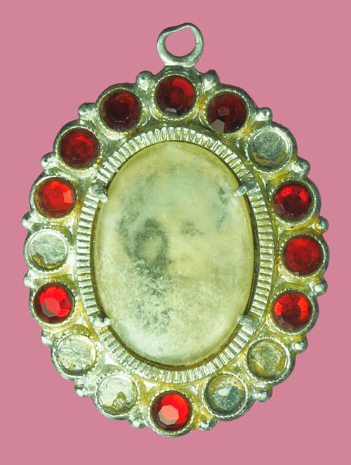 *38495 ล็อกเก็ตหลวงพ่อกัน วัดเขาแก้ว นครสวรรค์ ยุคประมาณ ปี 2500 บล็อกเยอรมัน ไม่ค่อยพบเจอ 40